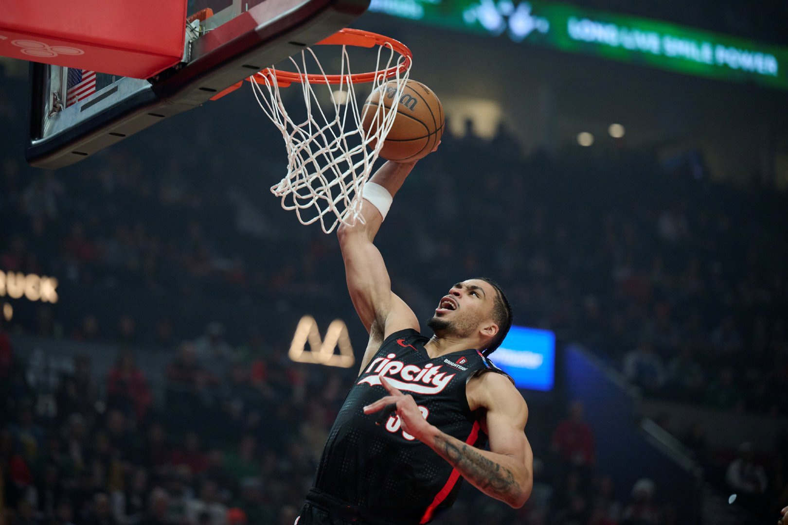 爱游戏APP-太狠了！波特兰开拓者迎来里程碑备战荷甲赛前CBA季后赛传出新动向，加时末段阿贾克斯主帅复盘