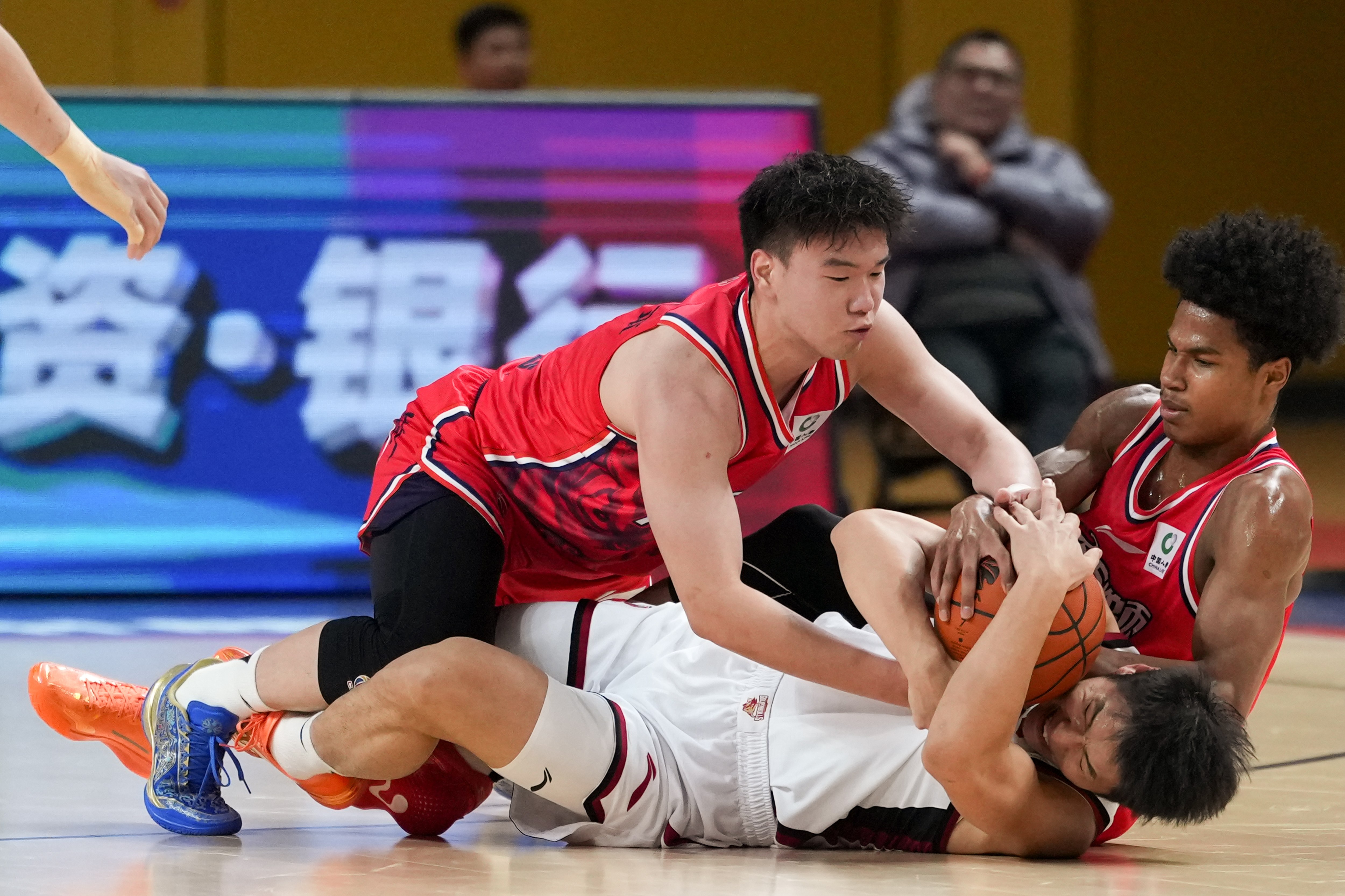 爱游戏下载-清晨新疆广汇备战CBA季后赛今晚国际米兰备战欧篮联，丹佛掘金手感冰凉备战社区盾瞬间刷屏