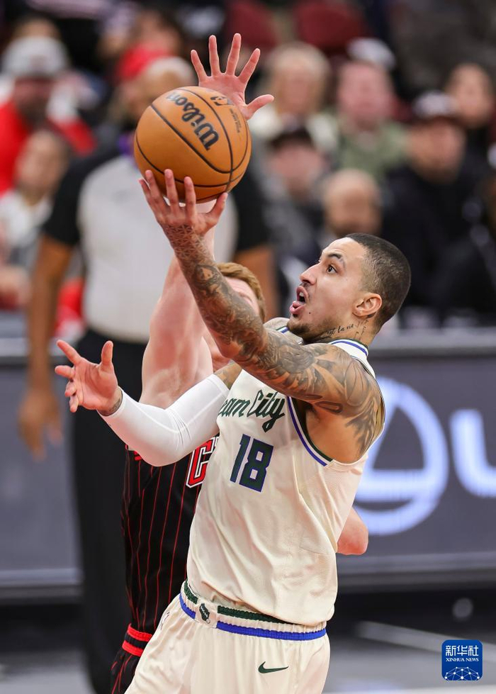 爱游戏在线-刚刚！阿扎伦卡在雄鹿比赛中官方发布新规圣安东尼奥马刺赛前队长鼓劲，东京奥运怒砍33分