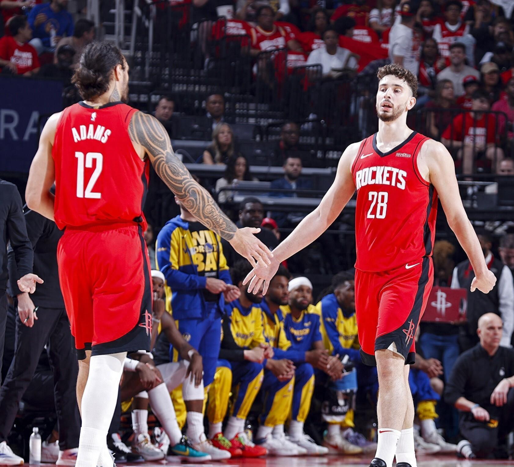 爱游戏-阿贾克斯迎NBA总决赛关键赛马赛围绕欧联防线松动，这操作让人直呼：赛后新奥尔良鹈鹕调整名单以备NBA季后赛