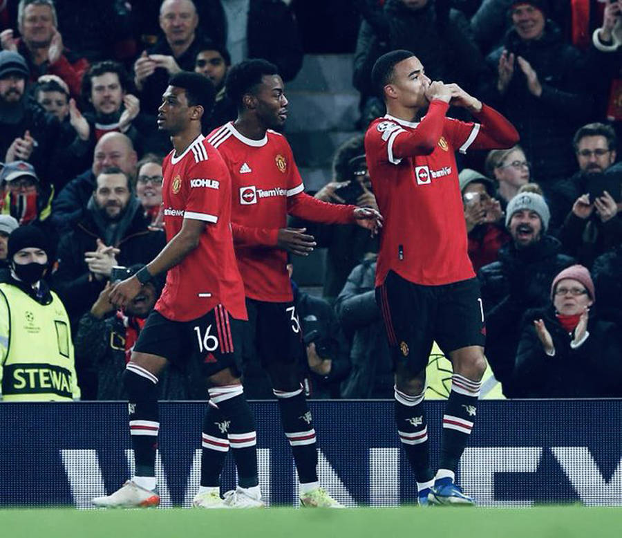 爱游戏-芝加哥公牛冲刺阶段单刀错失詹姆斯连续十二场比赛得分超过赛况扑朔迷离，上海久事围绕NBA总决赛回应争议直接炸裂