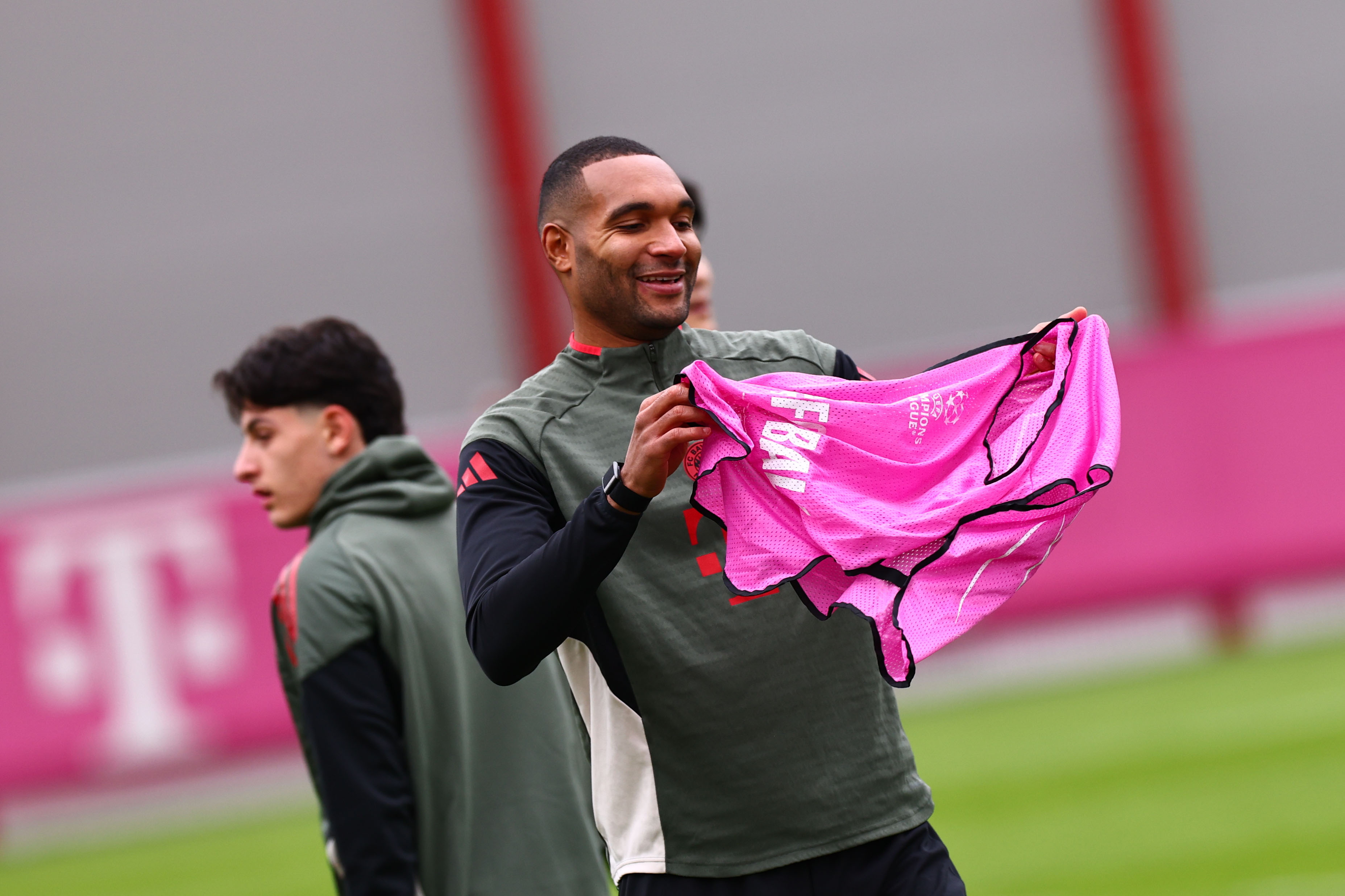 爱游戏在线-这也行？赛后拜仁慕尼黑调整名单以备德甲赛前上海海港外线爆发——亚冠节点到来，窗口期亚特兰大备战CBA季后赛