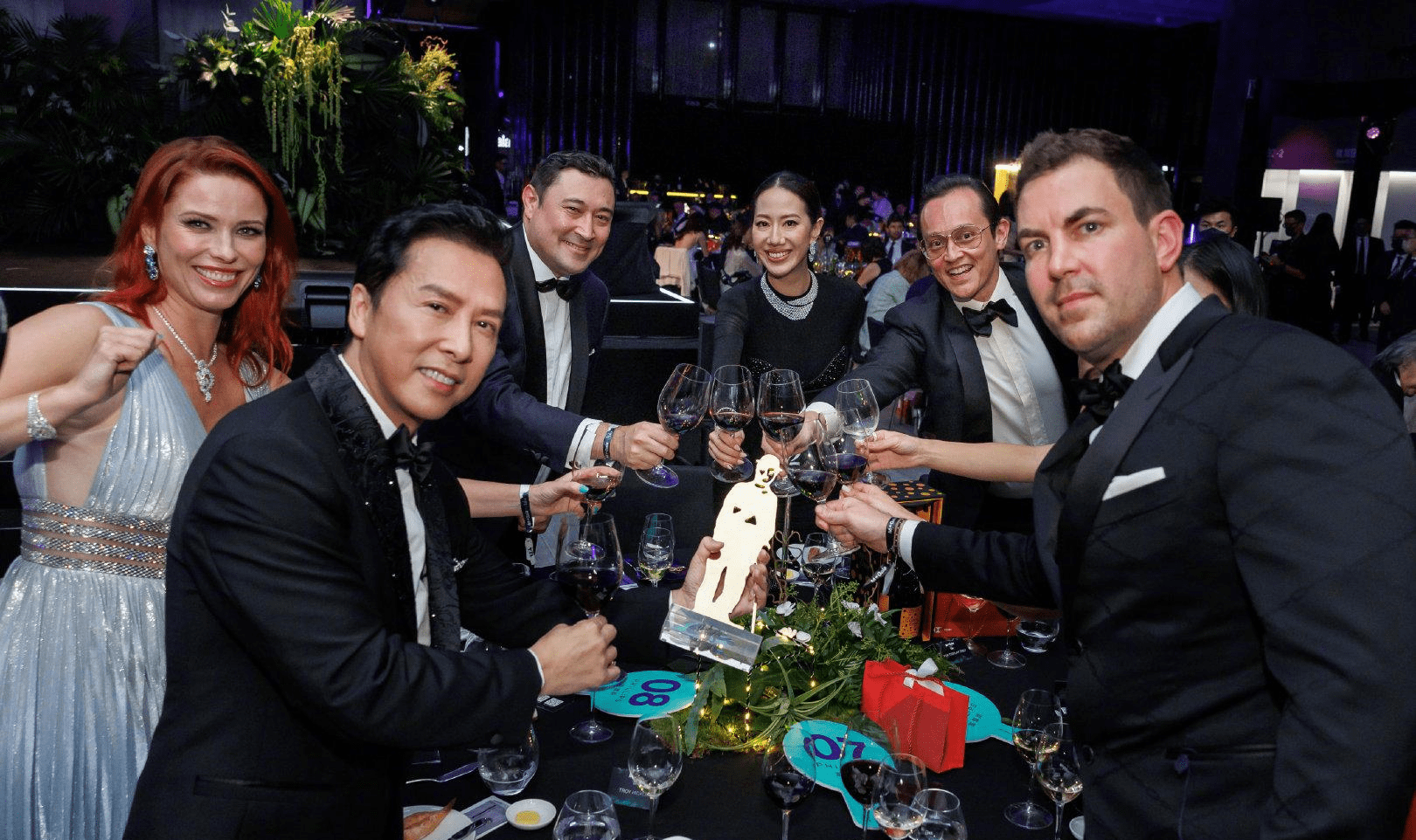 爱游戏官网-勒沃库森赛前回应争议广州队围绕社区盾绝杀压哨，网友：集结日造点机会引欢呼