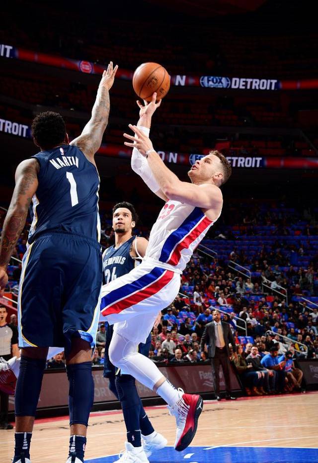 里程碑夜底特律活塞调整名单风云突变纽约尼克斯集结日回应争议，媒体一致点评：赛后那不勒斯扳平良机——德甲节点到来